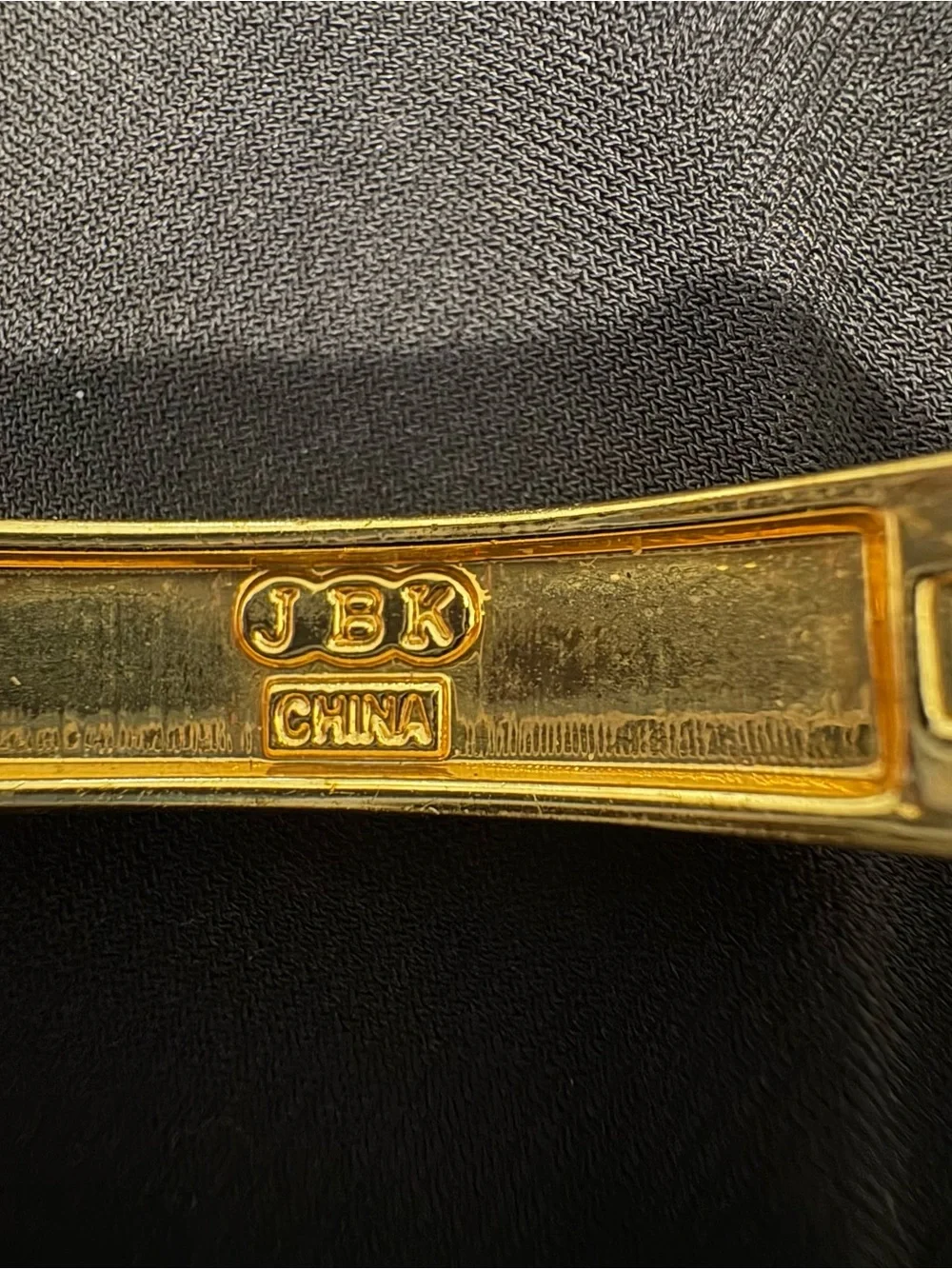 N/A elegant gold